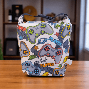 Fehér gameres uzsonnás táska