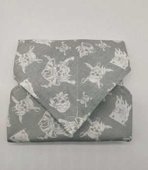 Újraszalvéta, szendvics csomagoló - szürke kalózfejek