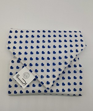 Újraszalvéta, szendvics csomagoló - fehér alapon kék szívek